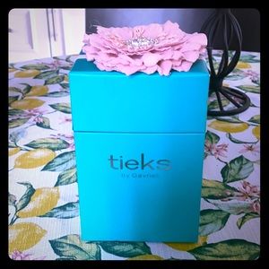 Tieks box with shoe and travel bag included